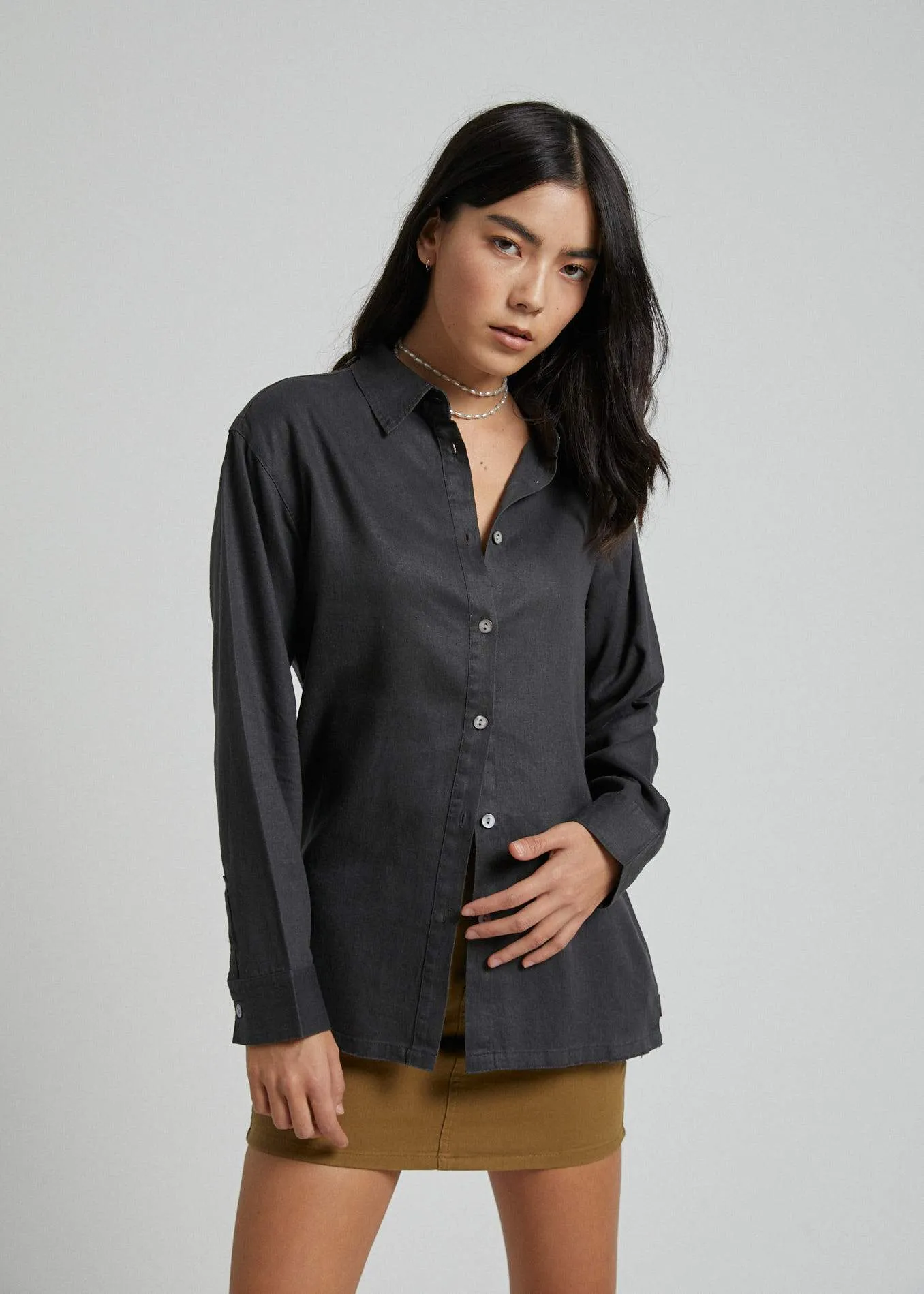 Afends Womens Uma - Hemp Raw Cut Shirt - Raven