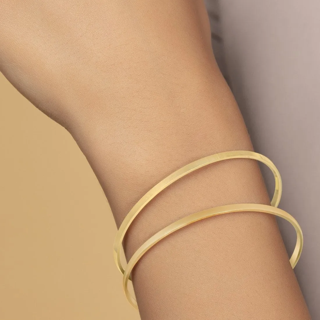 Golden Radiance Gold-Plated 925 Sterling Silver Solid Bangle
