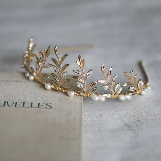 Reina Pearl Gold Laurel Tiara Crown