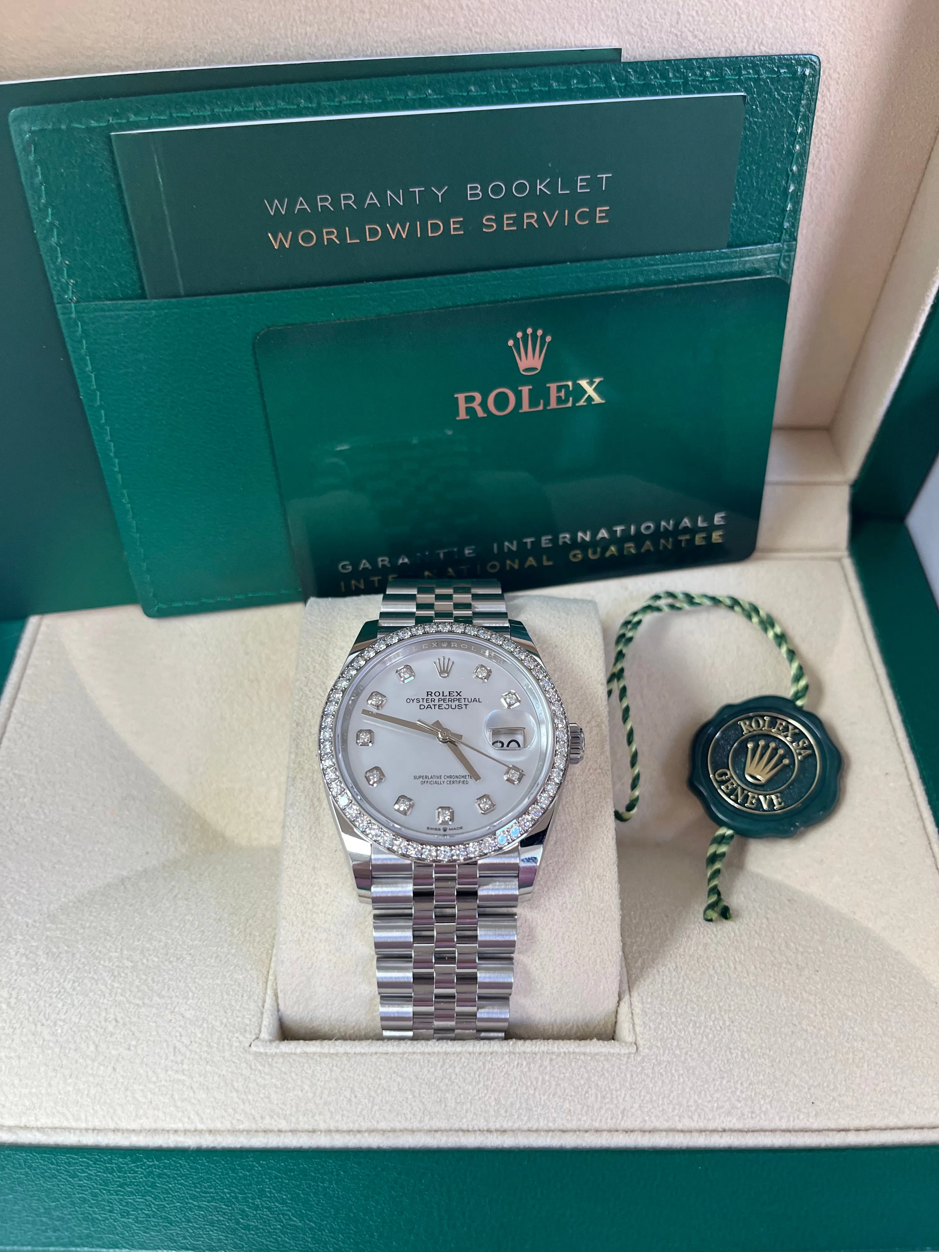 Rolex Datejust 36 Mother of Pearl Diamond Dial Diamond Bezel steel - 36mm Jubilee Bracelet (Reference #126284rbr)