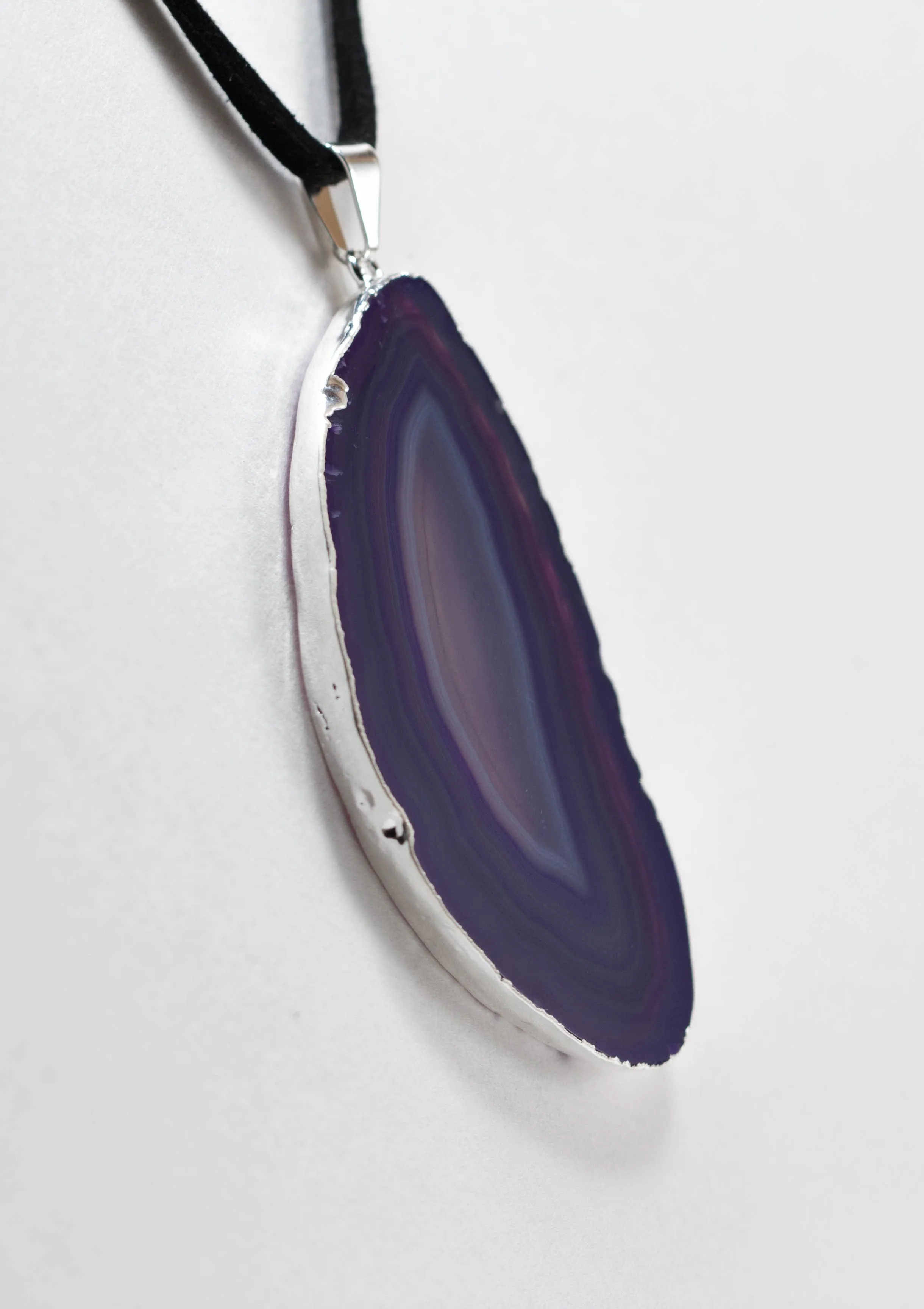 Silver Electroplated Agate Slice on Leather Necklace