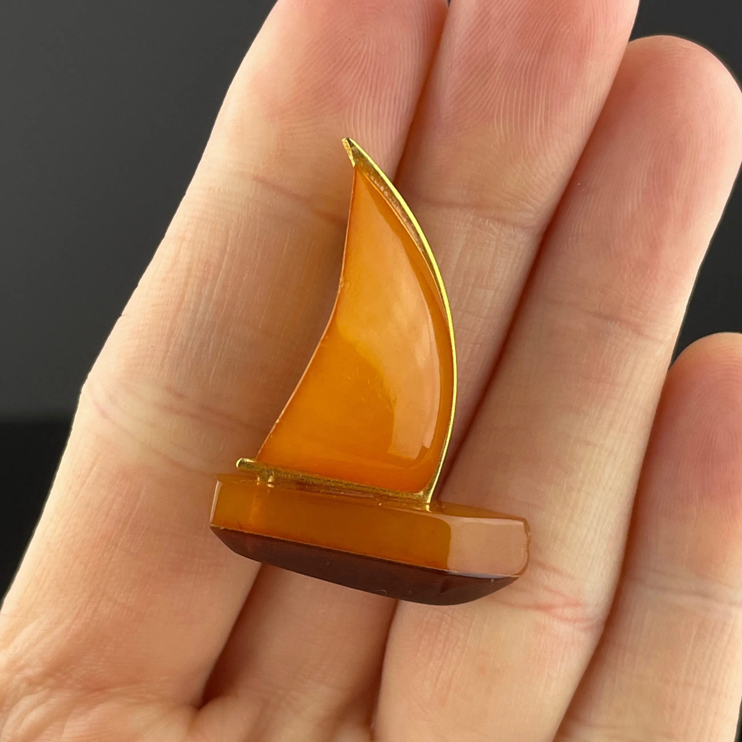 Vintage Nautical Butterscotch Amber Sailboat Brooch